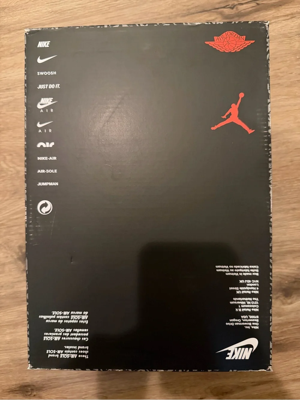 Jordan Spizike Low Size 8 White and Gray Basketball Sneakers with Elephant Print